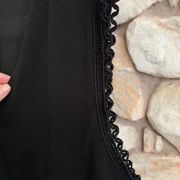 Black Sleeveless Rae Top L - Picture 4 of 7